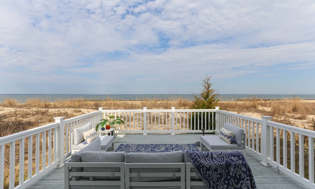 Willoughby Spit Cottage | Waterfront Willoughby Oasis