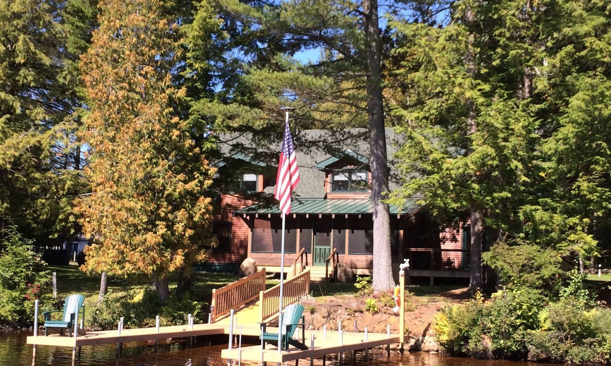 Saranac Lake Cabin | Waterfront year-round lodge surrounded by magnificent lakes and mountains