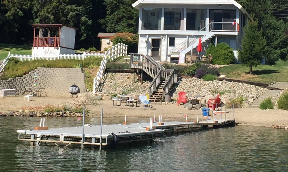 Bonner County House | Waterfront Year Round Vacation Home, Lake Cocolalla, Beach, Dock