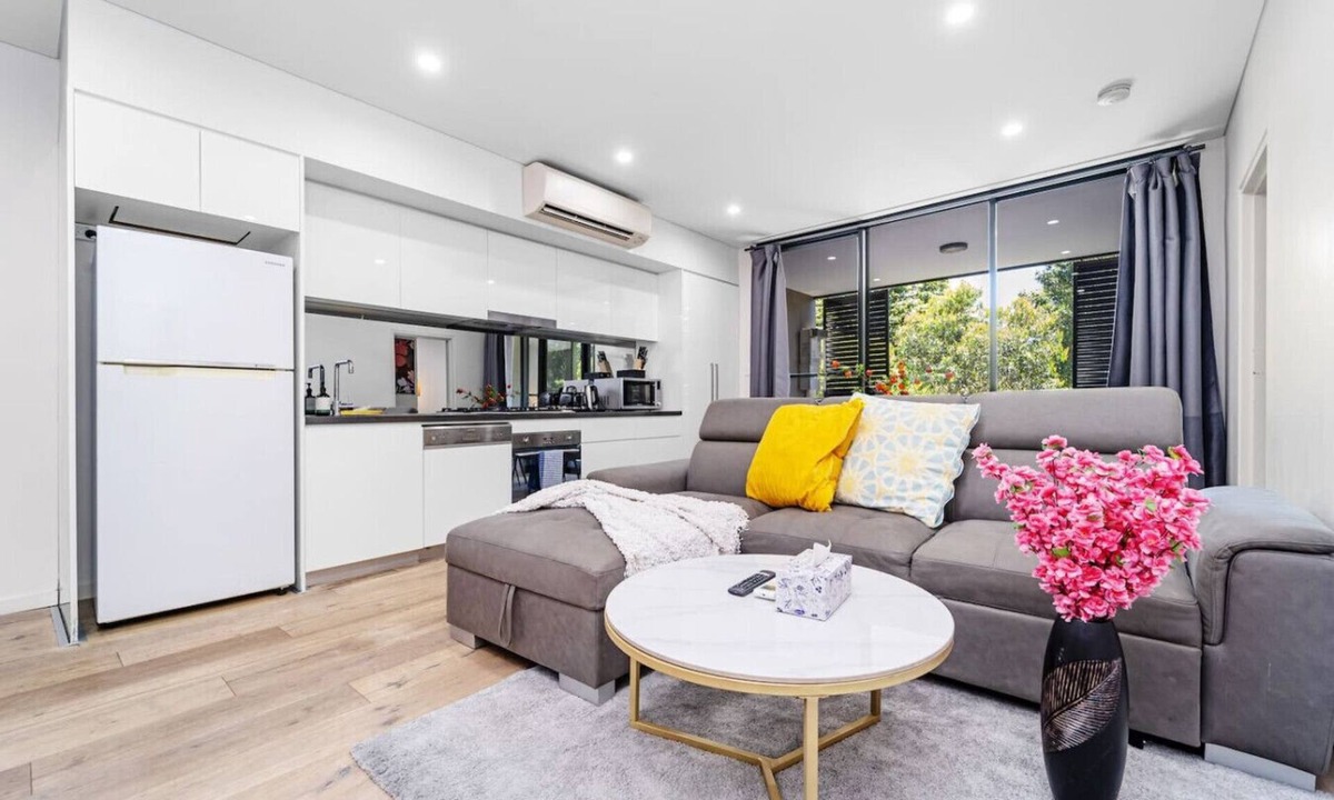 Waterloo Apartment | Waterloo 2Br Modern Apartment Nature Park