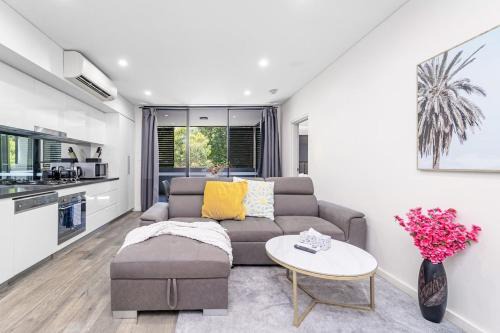 Waterloo Apartment | Waterloo 2Br Modern Apartment Nature Park