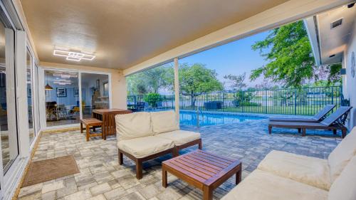 Weston House | WatersEdge - Lakefront Beauty, Saltwater Pool