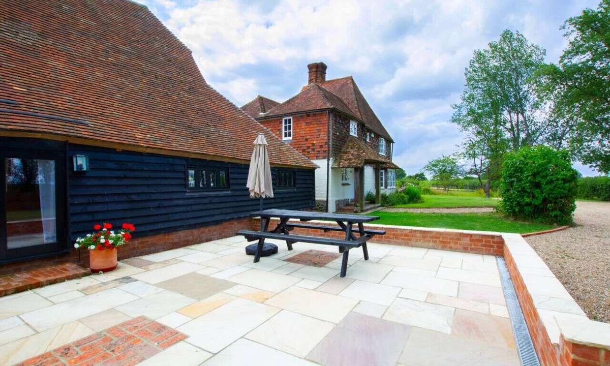 Abbess Roding House | Watersheet Farm Barn