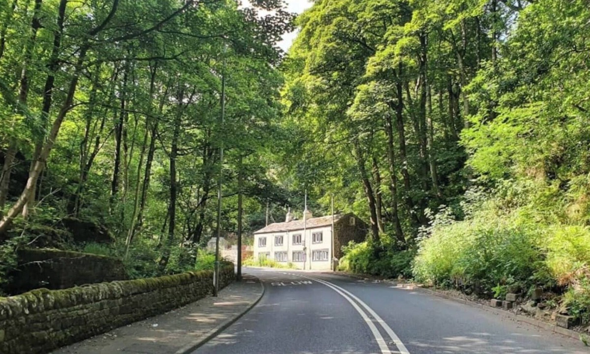 Todmorden House | Waterside Cottage!