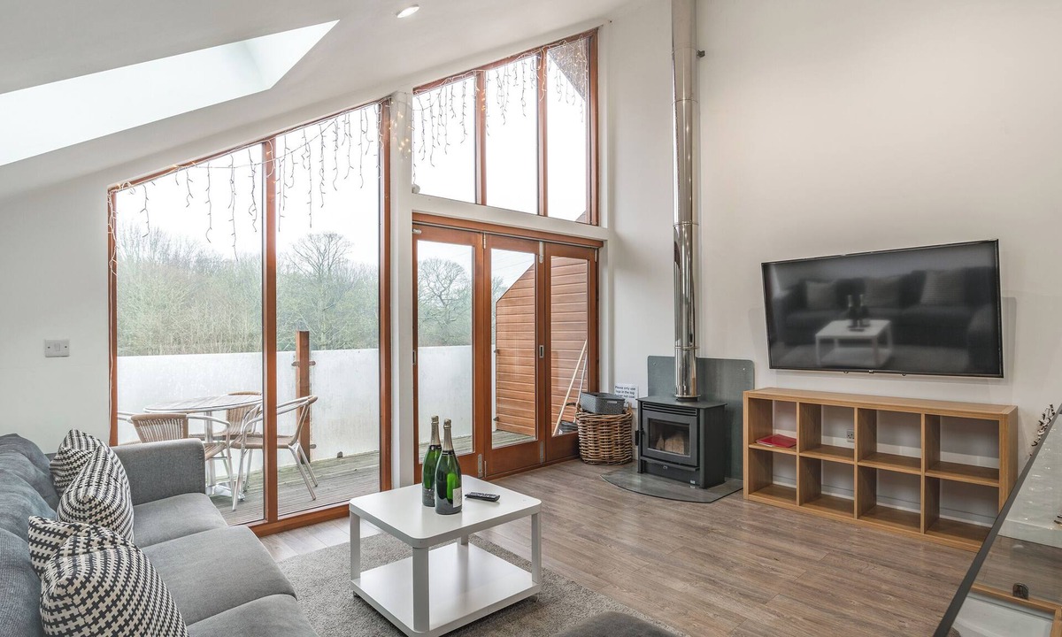 Rastrick Cottage | Waterside Lodge Fifteen - UK36708