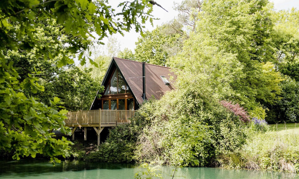 Ewhurst Green Cabin | Waterside Lodge - Lake View