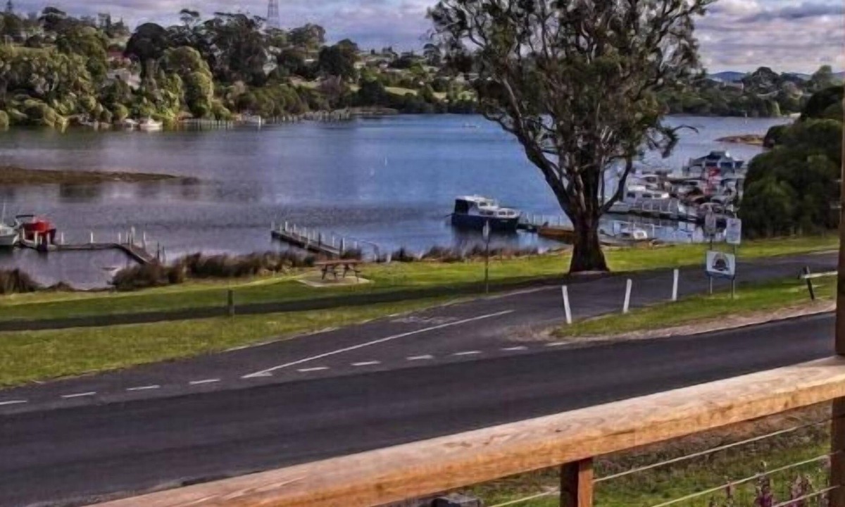 Mallacoota House | Waterside Unit 6 Mallacoota