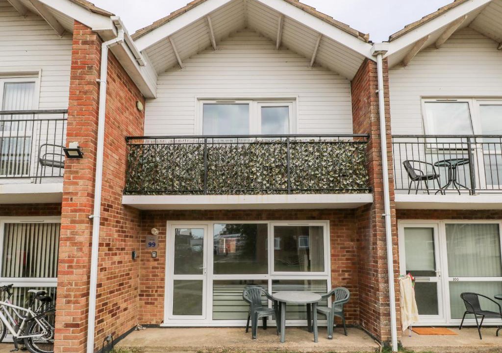 Corton House | Waterside Villa