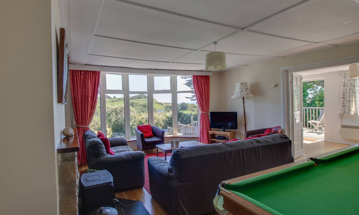 Osmington Mills Cottage | WATERSON, pet friendly, with open fire in Osmington