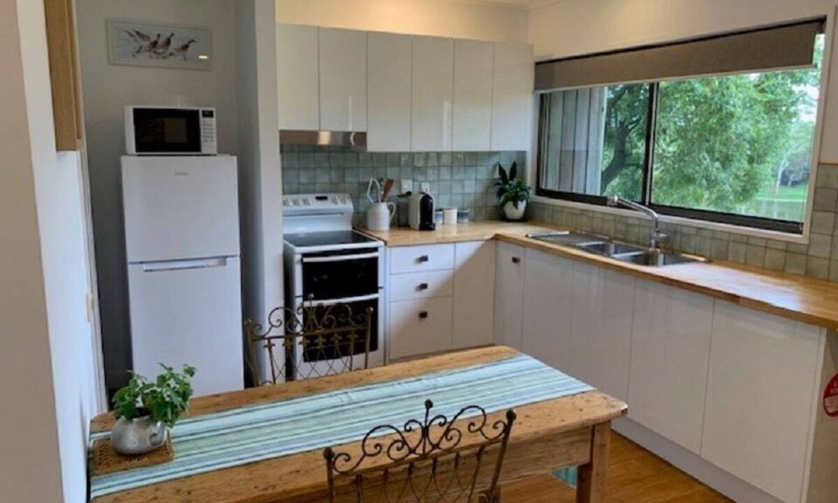 Wollongbar Cottage | Waterview Cottage