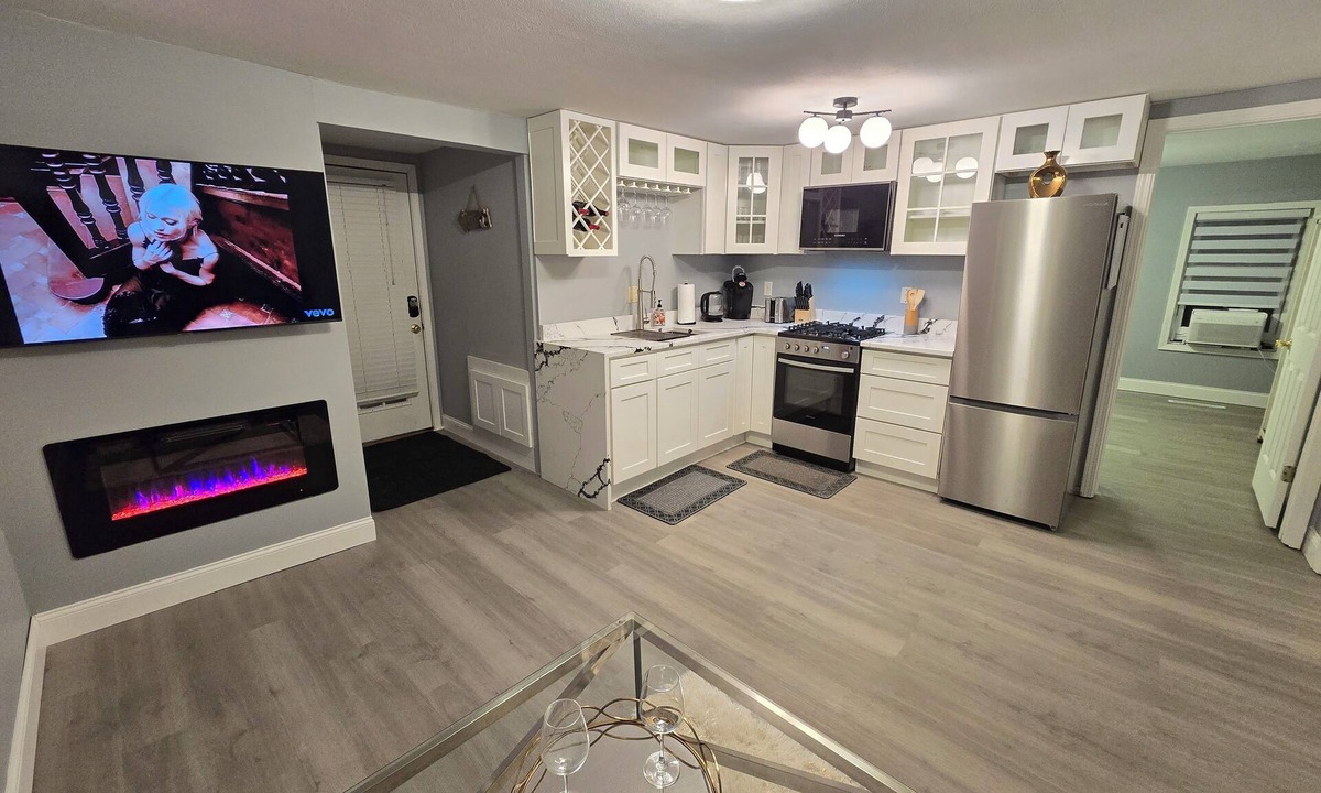 Bridgeport Apartment | Waterview Lux Retreat