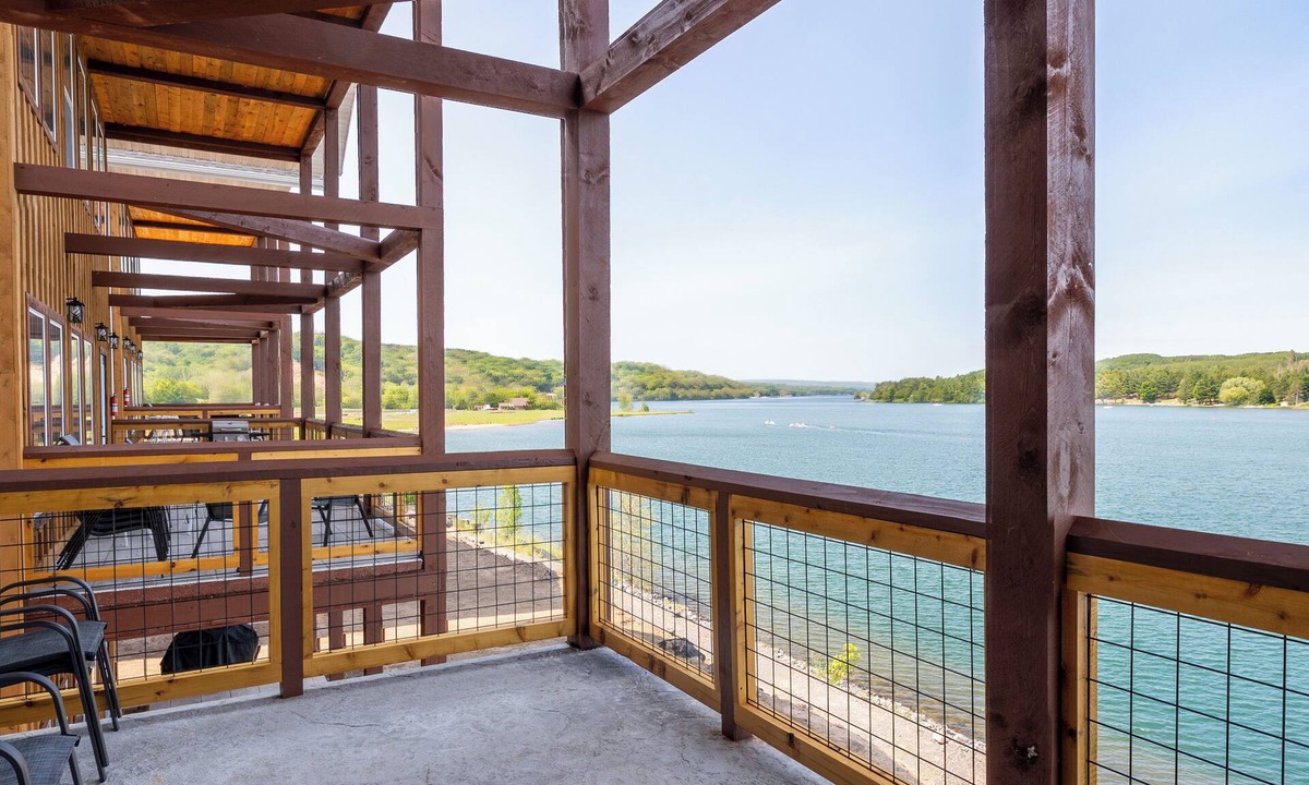 Houghton Cabin | Waterview Trail Sauna Cabin 15B