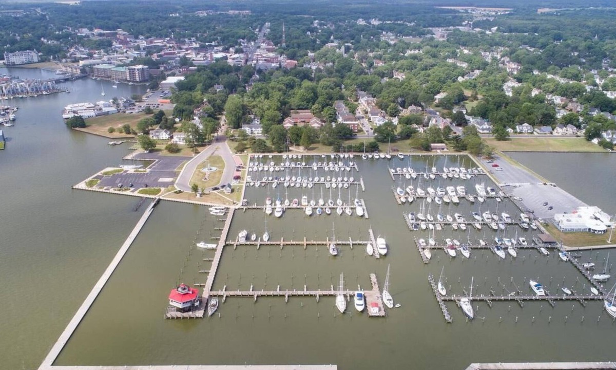 Cambridge House | Waterviews, Comfort & Convenience!