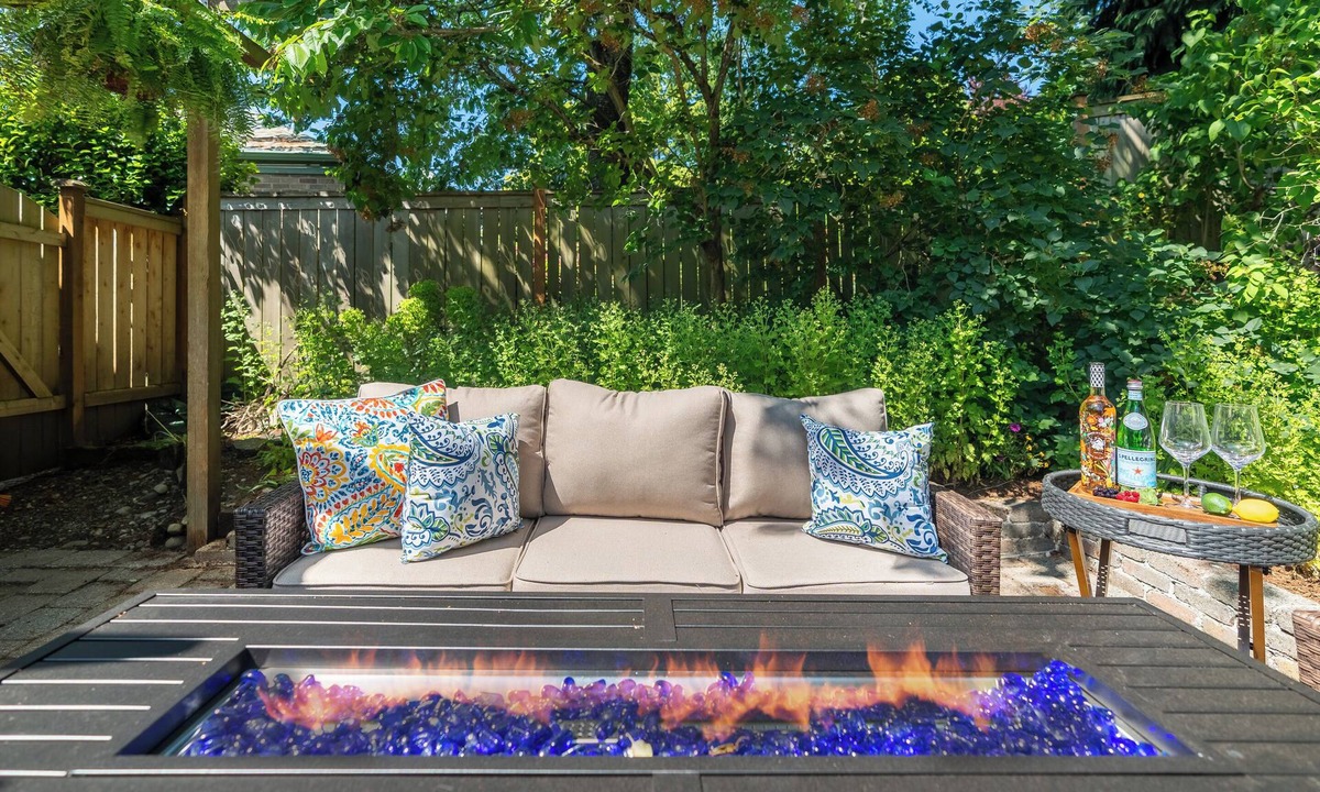 North Queen Anne House | Watling House