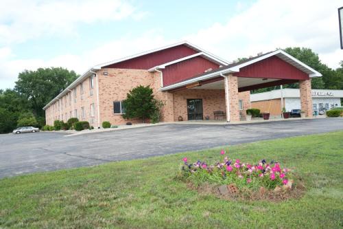 Watseka Hotel | Watseka 24 Inn & Suites