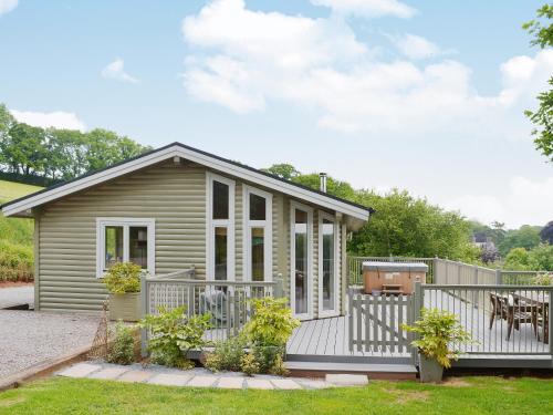 Tiverton House | Wattles-E4527