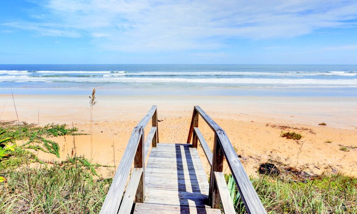 Flagler Beach Cottage | Wave Runner by Distinctive Beach Rentals