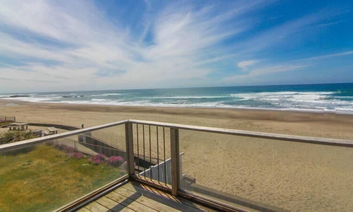 Nelscott House | Wave Watchers