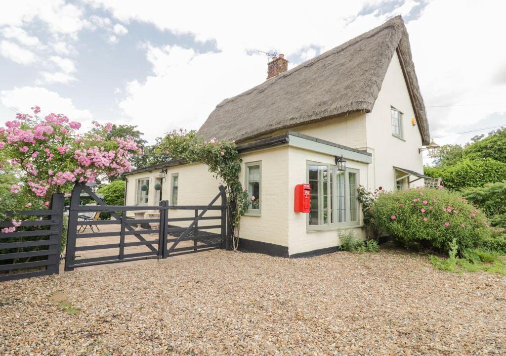 Weybread House | Waveney Cottage