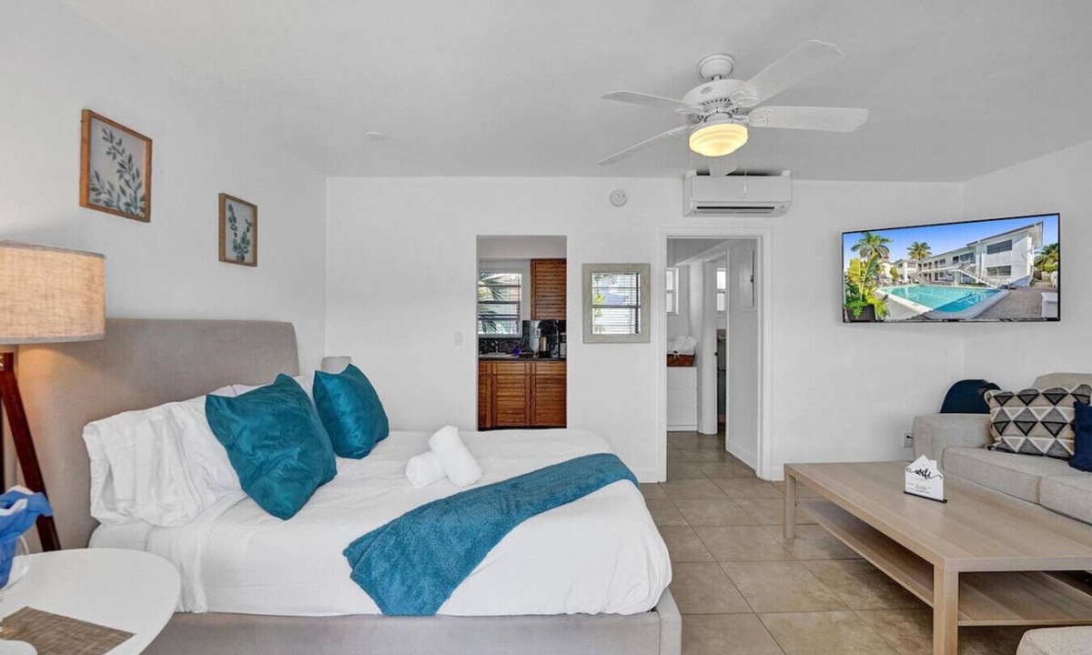 North Beach Apartment | Waves on Desoto Deluxe studio # 4