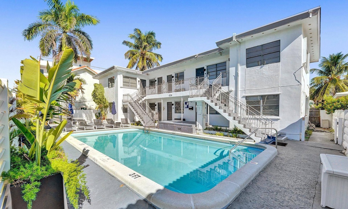 North Beach Apartment | Waves On Desoto