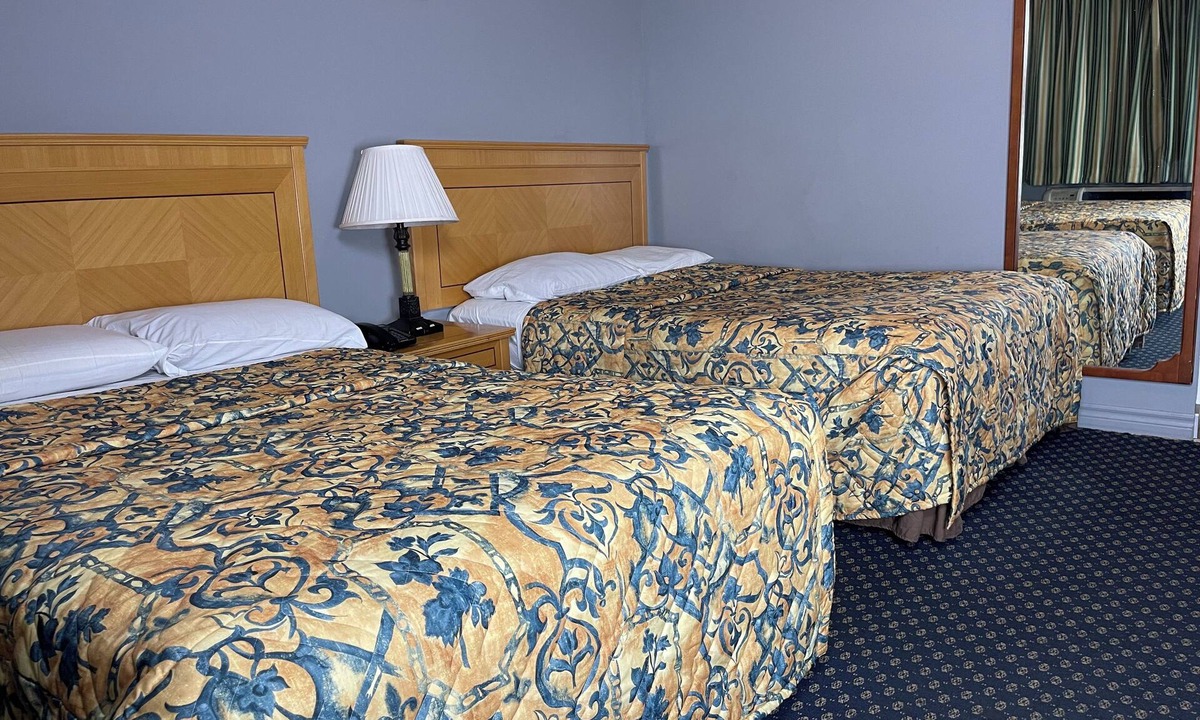 Guelph Hotel | WAYFARE MOTEL