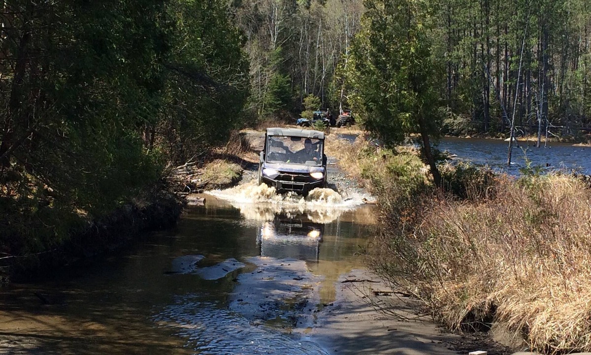 Desaulniers Cabin | We are an off grid resort with peace and tranquillity. Pet friendly.