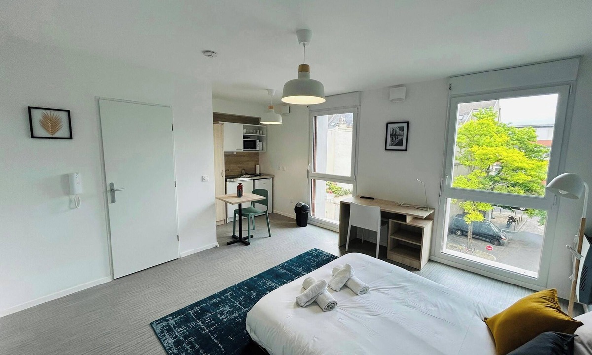 Barbatre Apartment | We Live In R - Suite 301