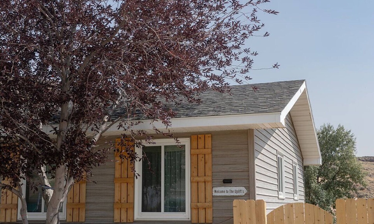 Rawlins Apartment | We need your review, come help us build something special! New and comfortable!