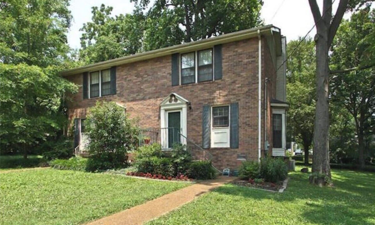Green Hills Condo | We welcome you home to this peaceful and centrally-located house
