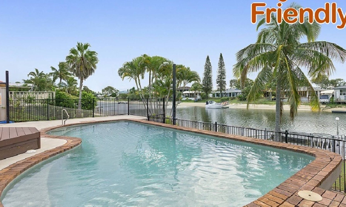 Mermaid Beach House | Weatherly Waters (Pet Friendly)