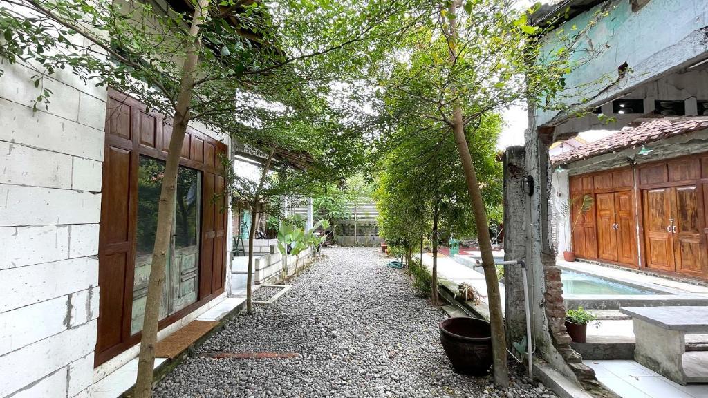Yogyakarta House | Weave & Woof Stay