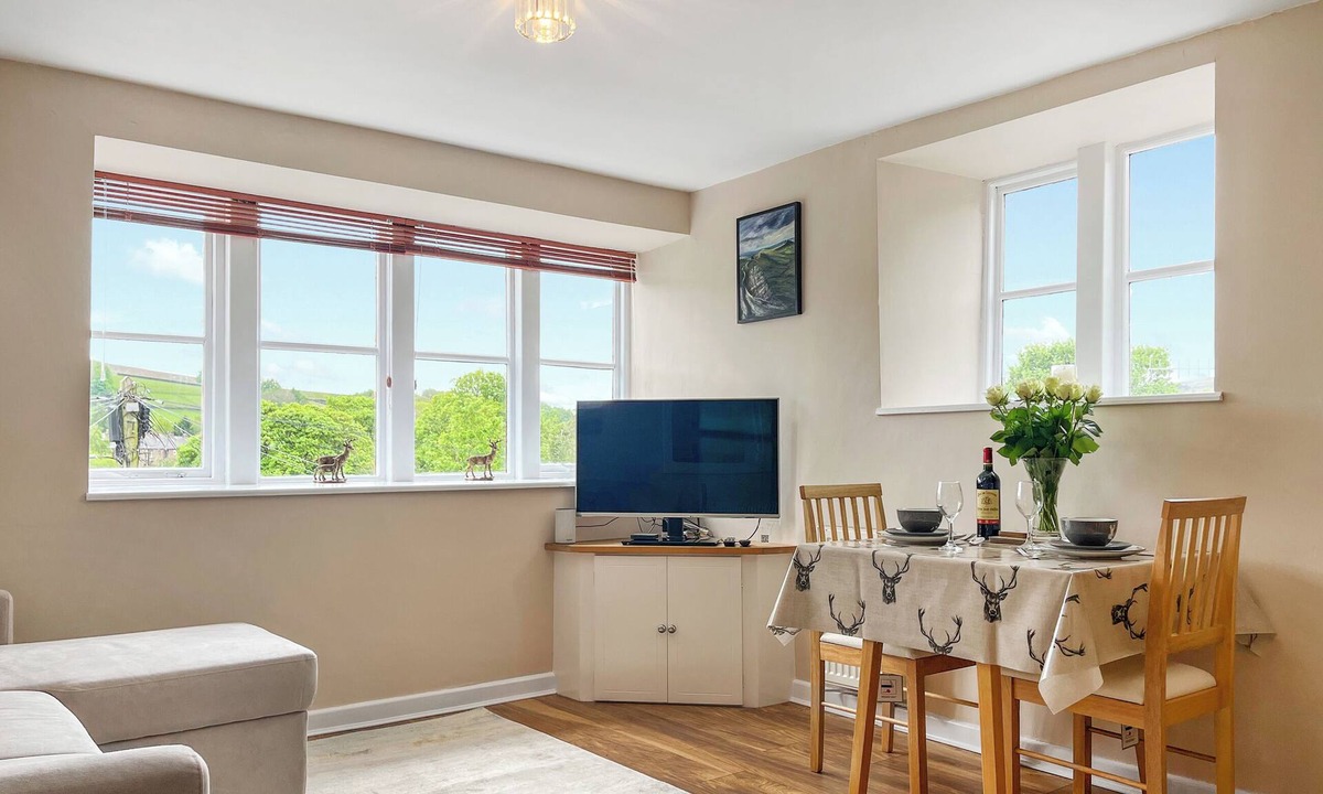 Hayfield Cottage | Weavers View - UK49723