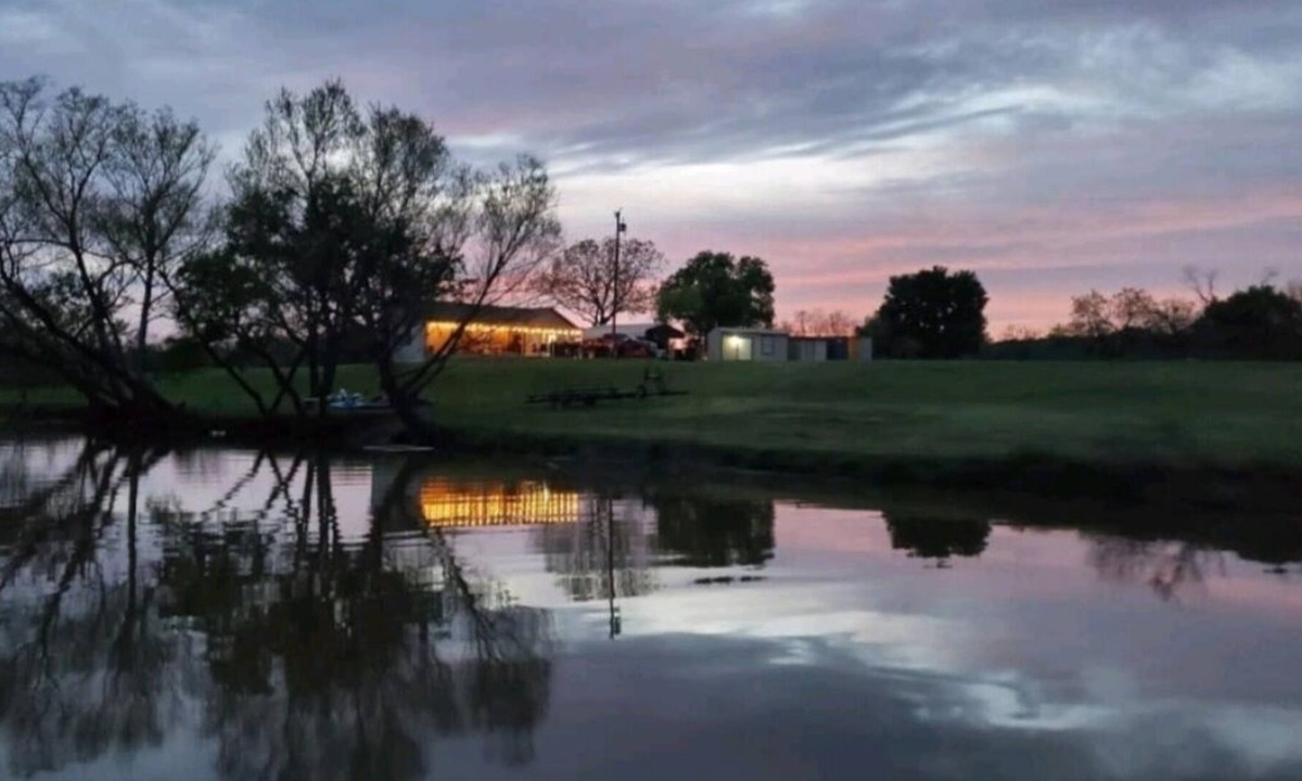 Brownwood House | Weekend Getaway on the Jim Ned River