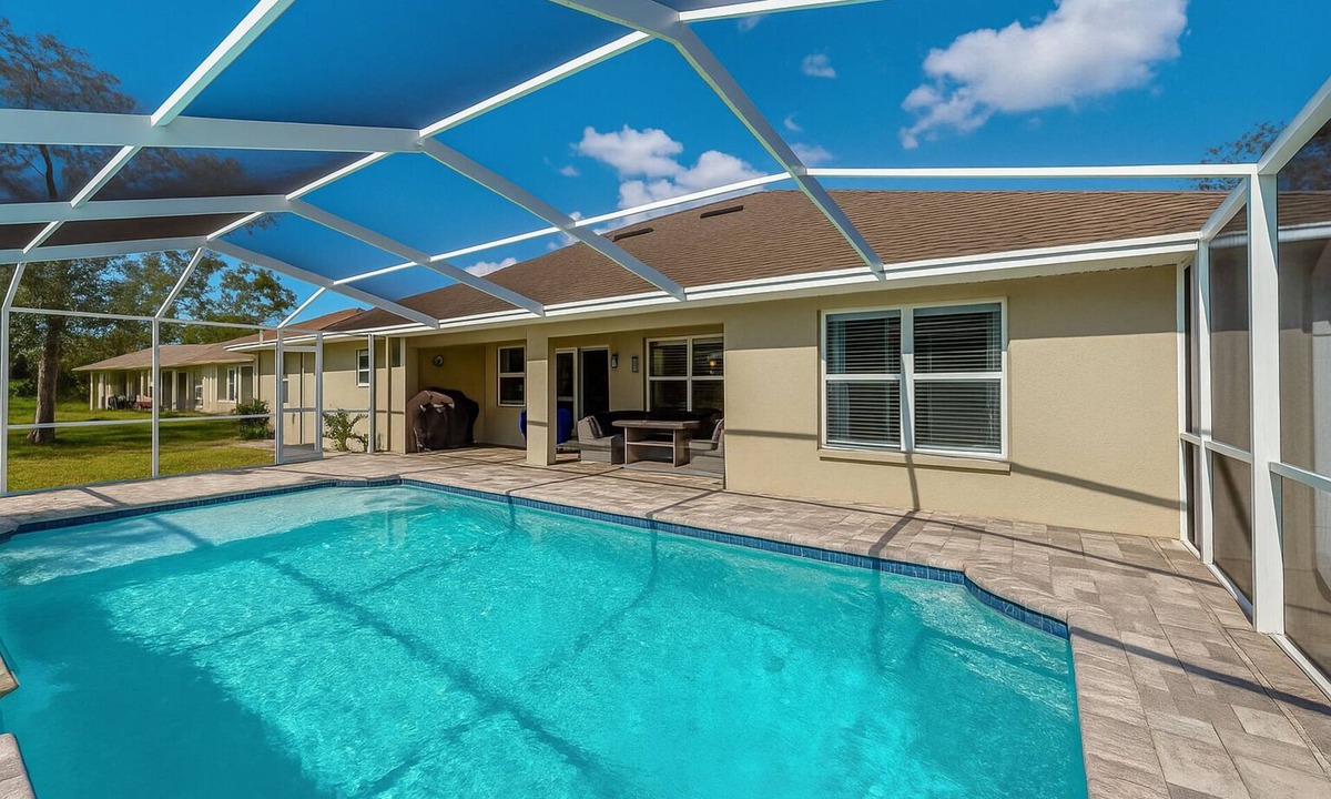 Brooksville House | Weeki Wachee and Cabot 4Bd Pool Relaxation Escape