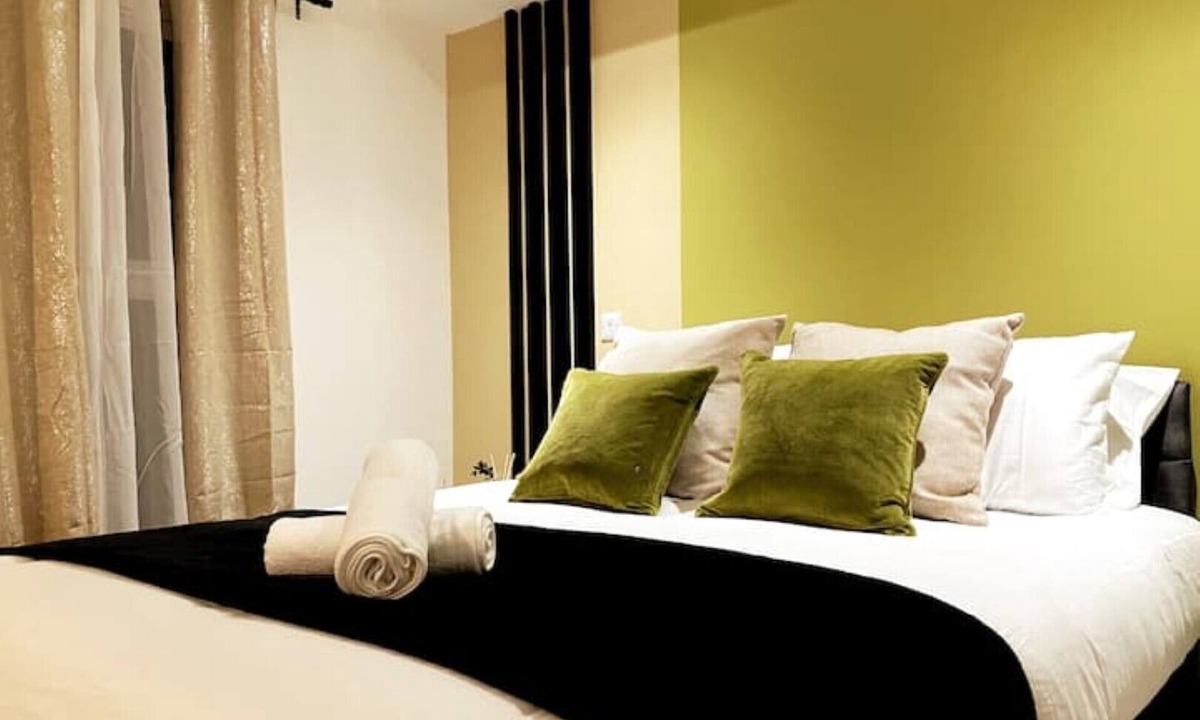 Hemel Hempstead Apartment | Weekly Stays Welcome | 1 Bed Duplex | Sleeps 3