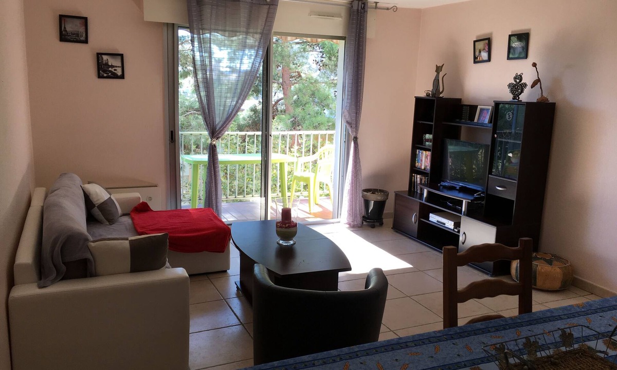 Razimbaud Apartment | Weekly vacation rental only