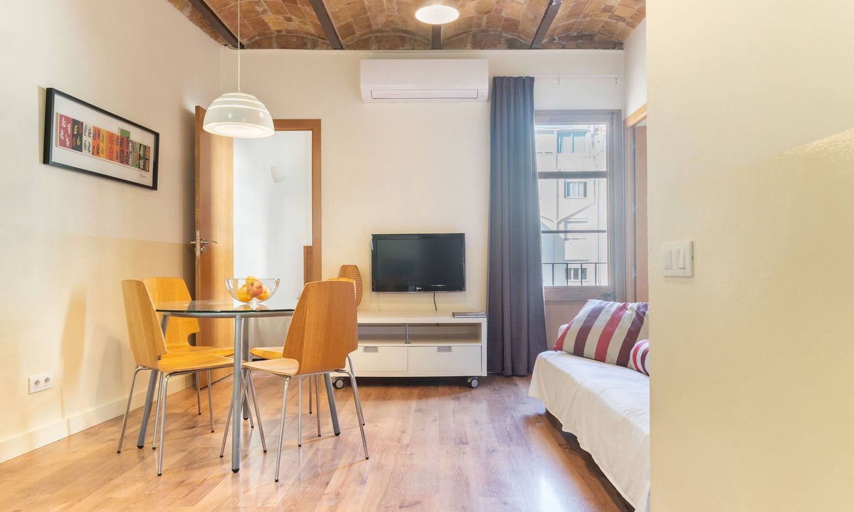 El Baix Guinardo Apartment | Weflating SANT PAU - 4 BDR