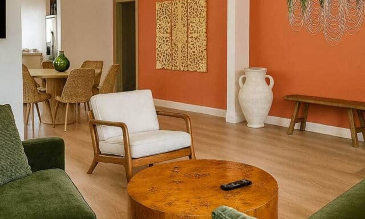 Melrose House | WeHo Pool Retreat Designer Holiday Ready