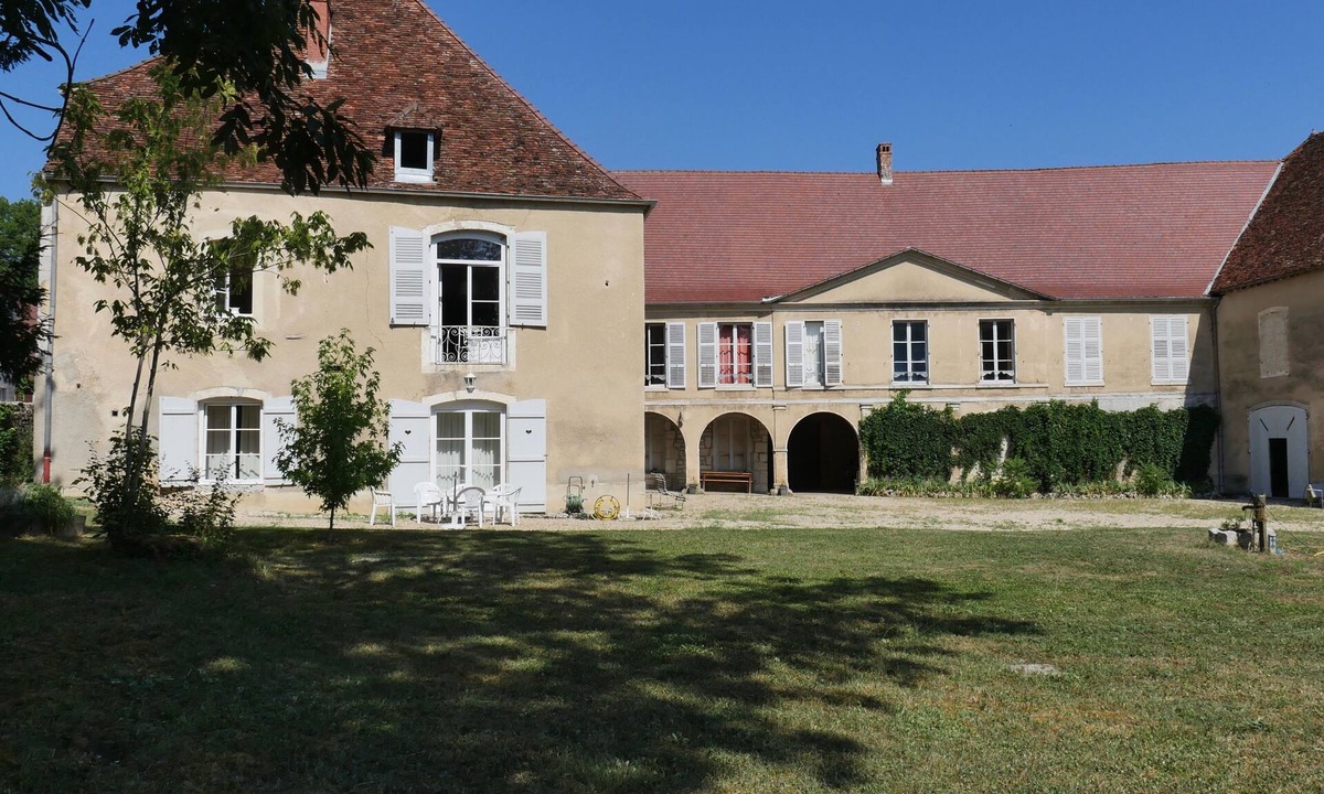 Aiglepierre House | welcome for a stay at the castle