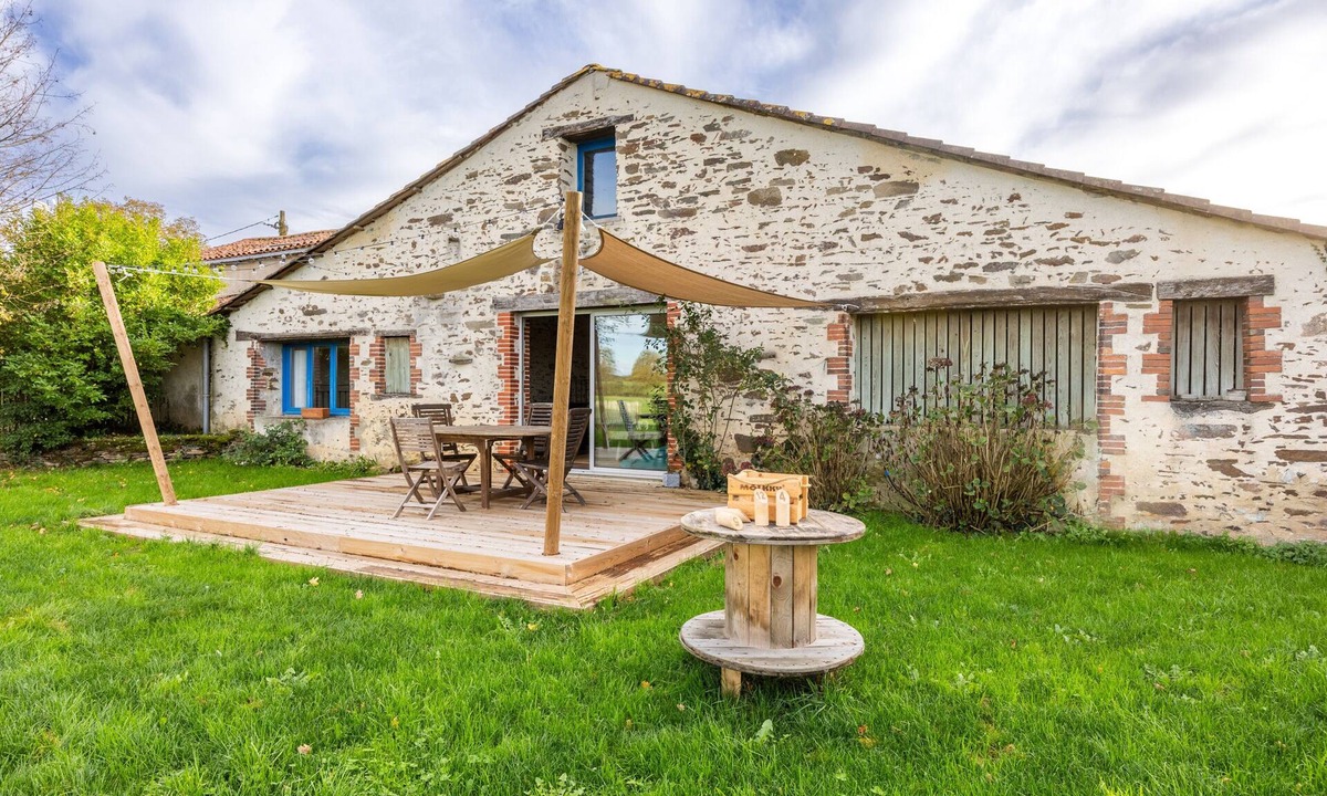 Rives de l'Yon House | Welcome to “Ferme la Veillonnière”