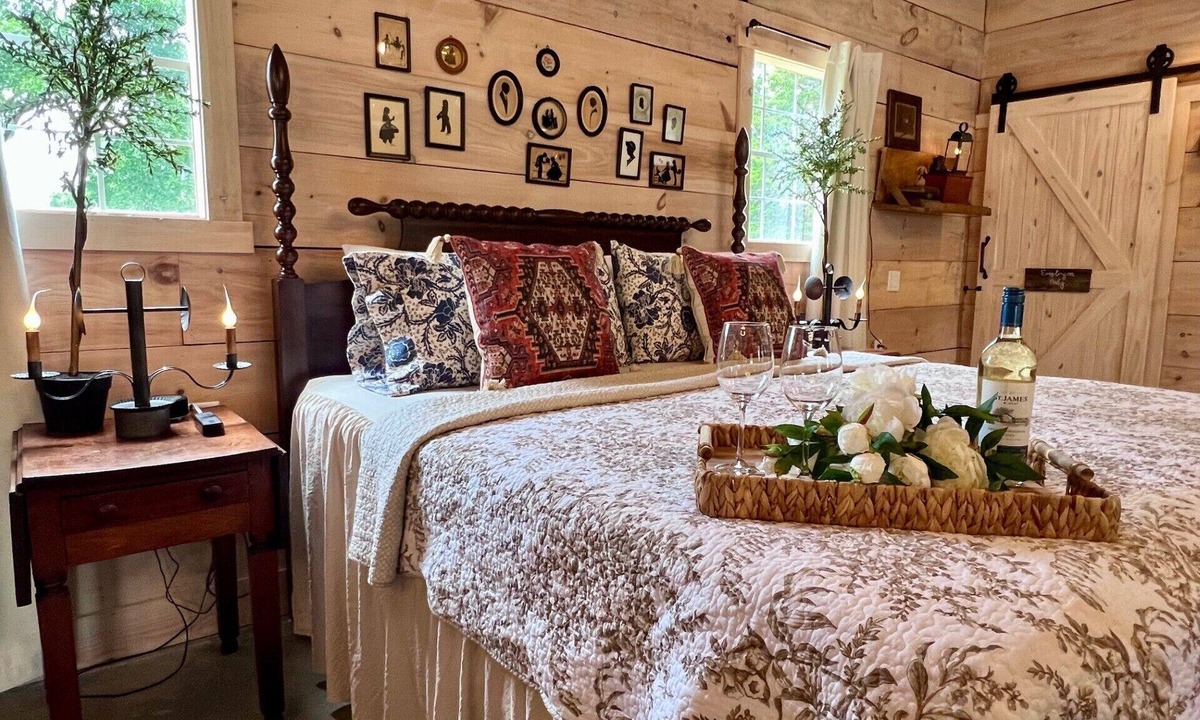 Forsyth Cabin | "Welcome Haus" Guest House-15 minutes from Branson