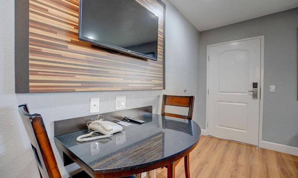 Colton Hotel | Welcome Inn