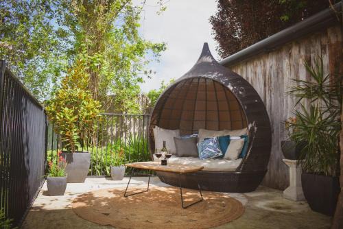 Mount Jagged House | Welcome Springs