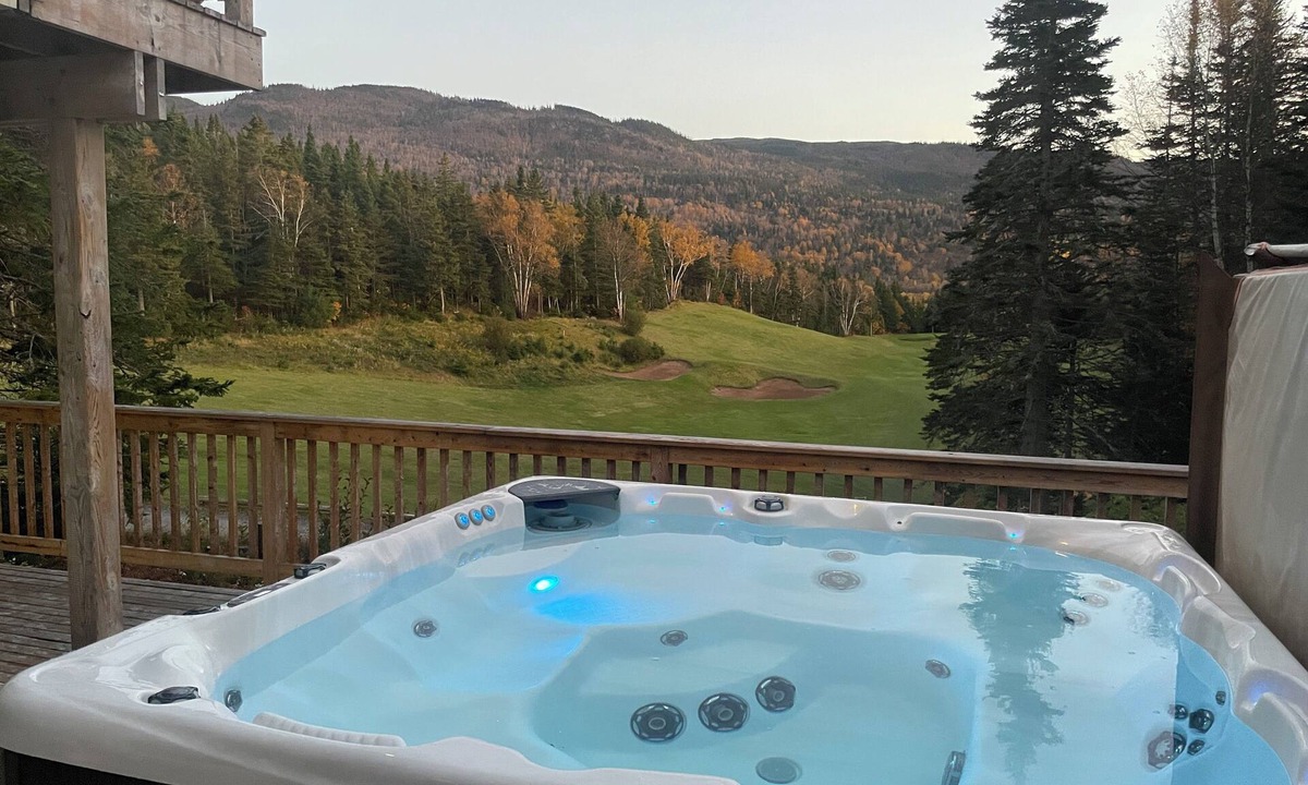 Humber Valley Ski Chalet | Welcome to Humber House: Luxury Golf Course Retreat