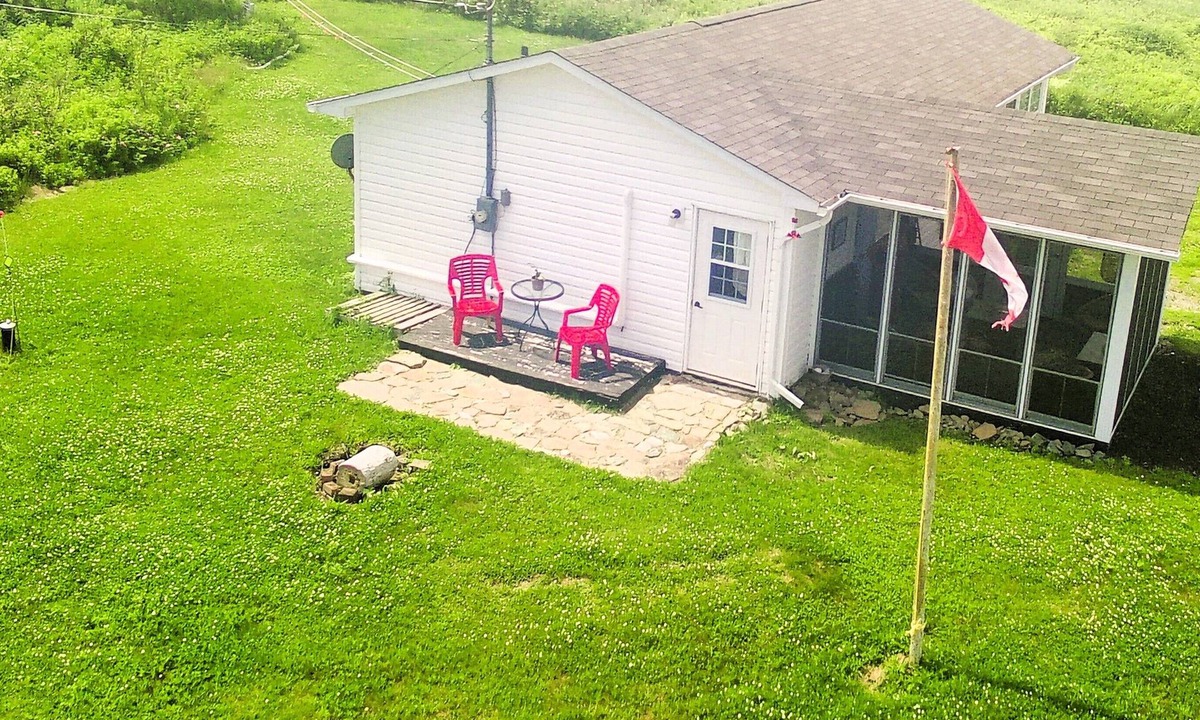 Baie-Sainte-Anne Cottage | Welcome to 160 Escuminac Pt Rd, Cottage.