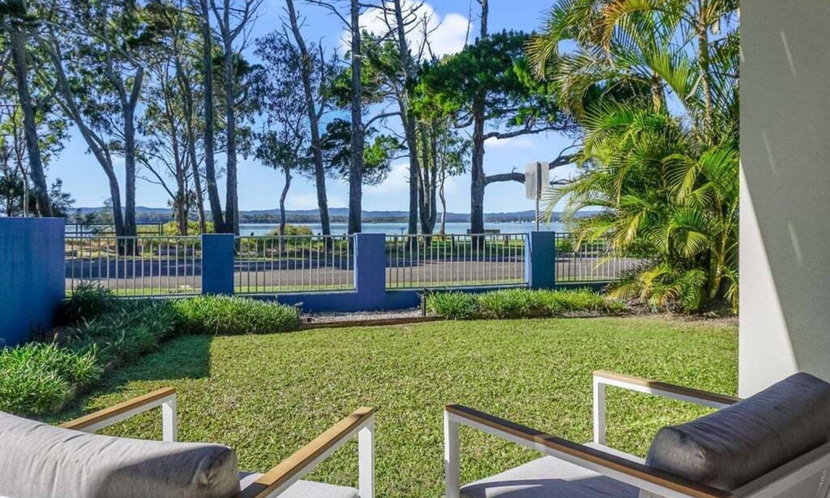 Tin Can Bay House | Welcome to "Bay Views on Esplanade"