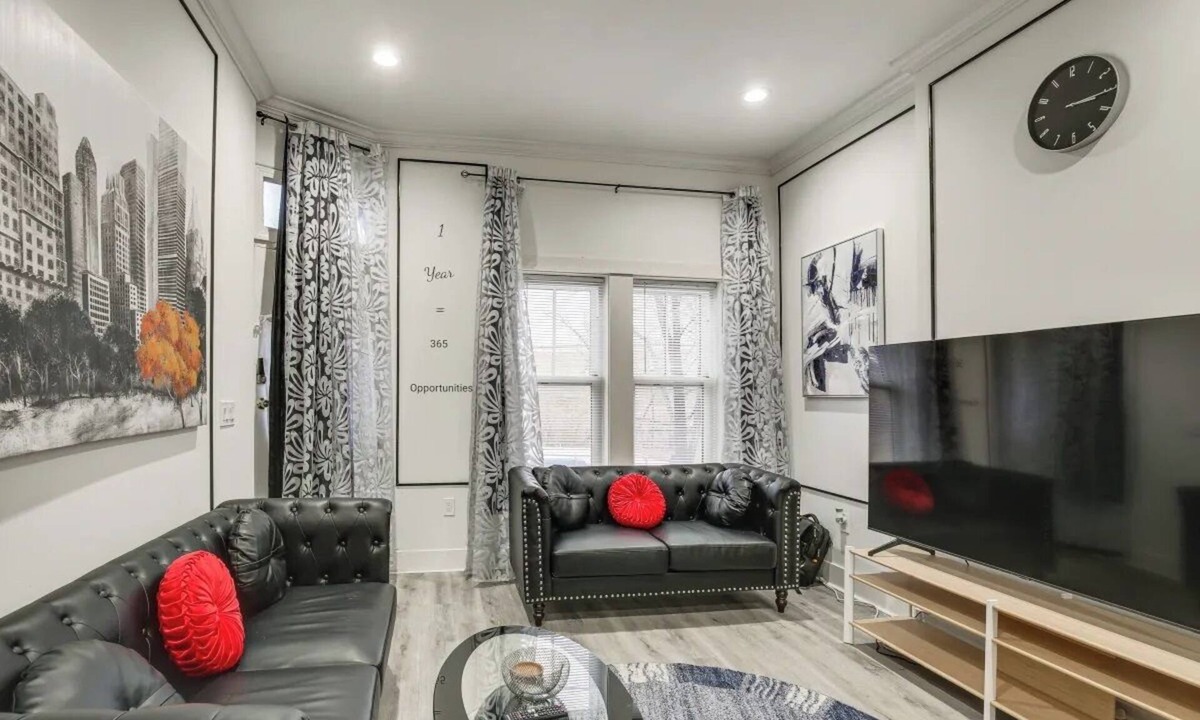 Lafayette Square Condo | Welcome to comfort! Private condo near local sports and entertainment venues.