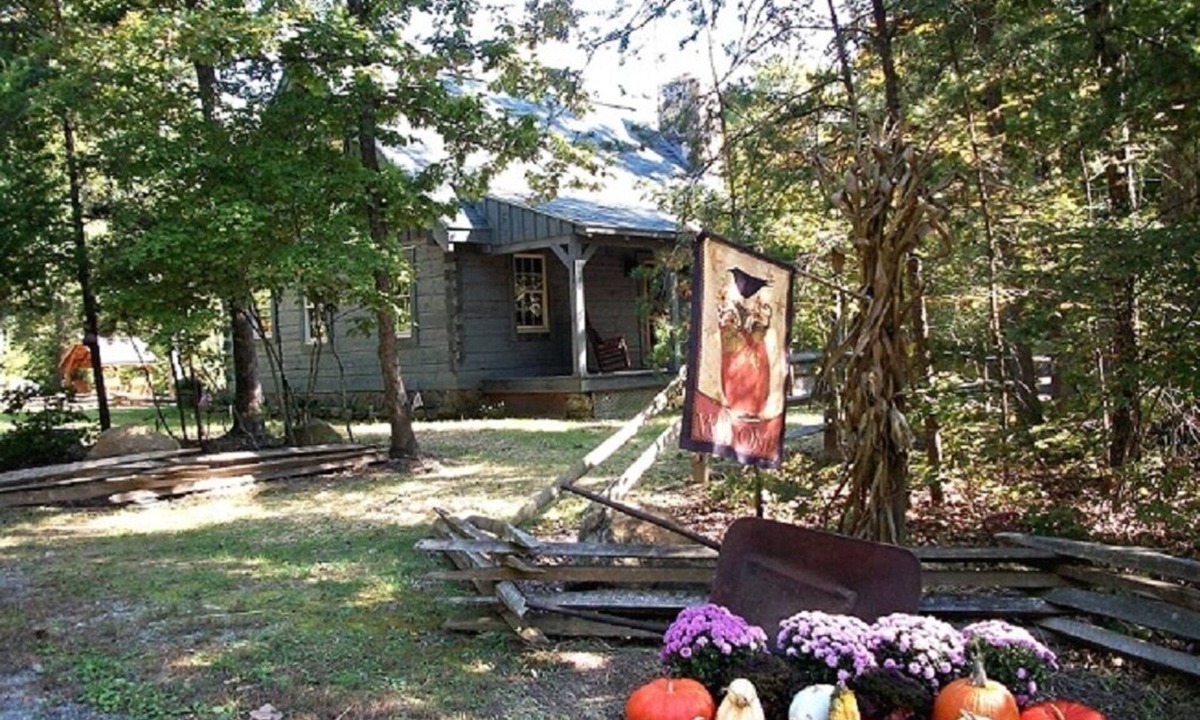 Keene Cabin | WELCOME TO DEER RIDGE CABIN! YOUR PERFECT, PRIVATE AND COZY GETAWAY!