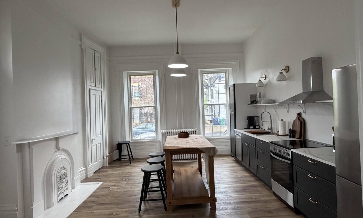 Lawrenceburg Apartment | Welcome to East High - A Charmingly Modern Stay in Lawrenceburg